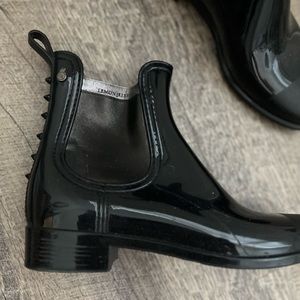 Lemon Jelly Black Chelsea rainboots